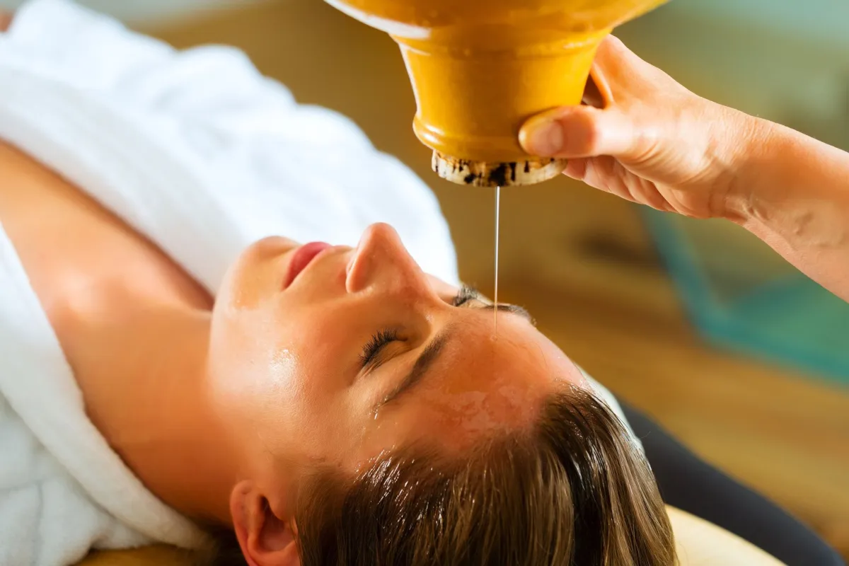 AYURVEDA ECO SHİRODHARA MASAJI(NORMAL YAĞLI)10DK